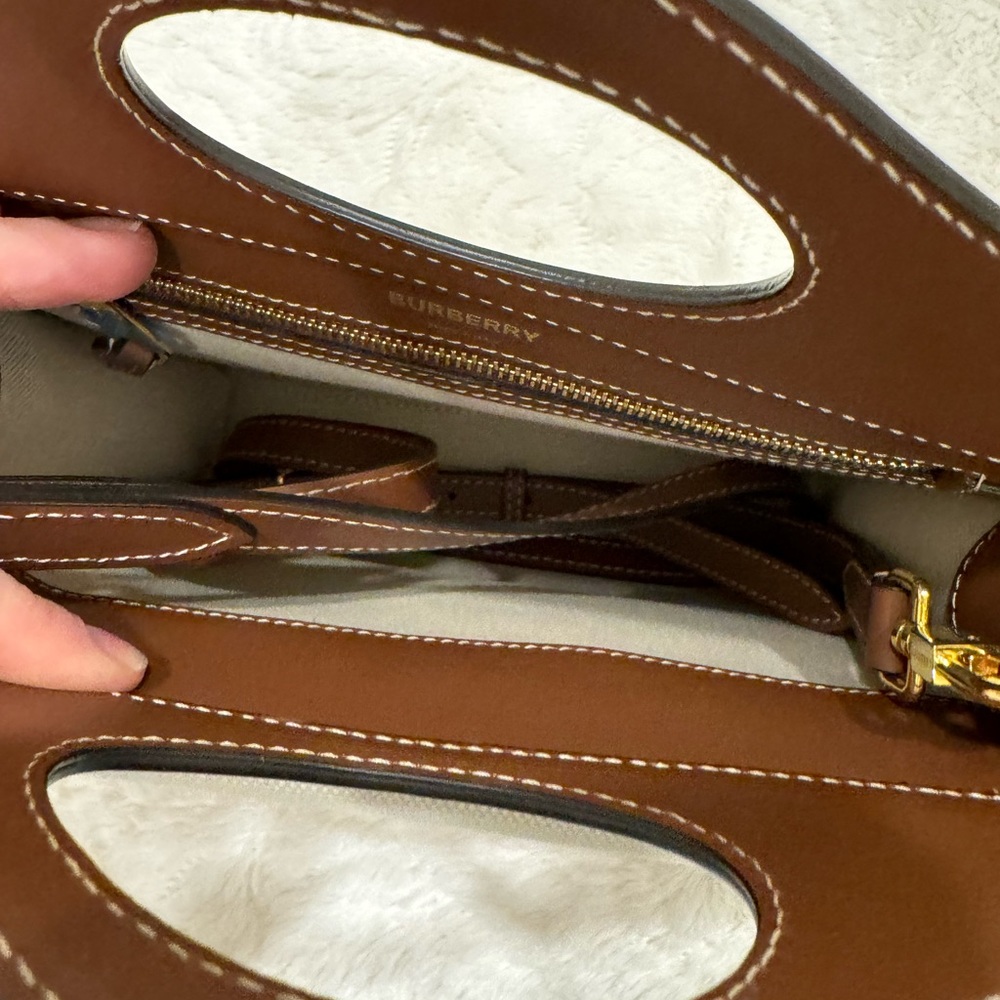 Burberry pocket bag - Picture 3 of 3